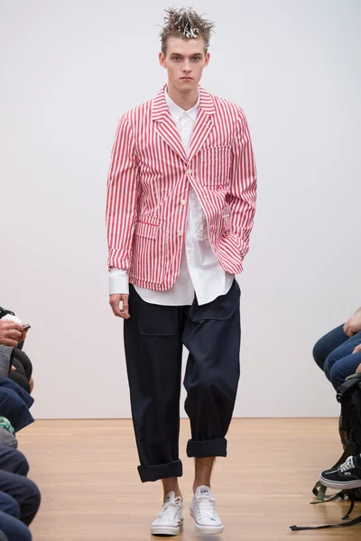 Look 28